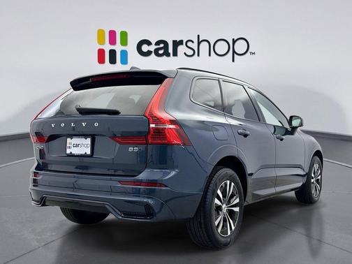 2024 Volvo XC60 B5 Core Dark Theme