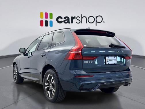 2024 Volvo XC60 B5 Core Dark Theme