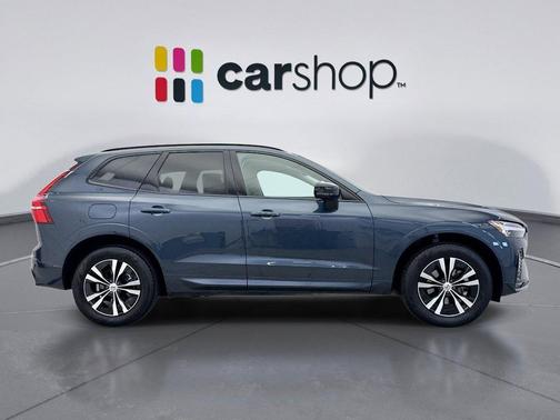 2024 Volvo XC60 B5 Core Dark Theme