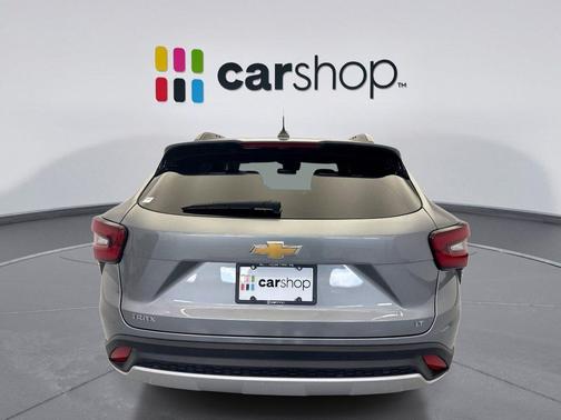 Sterling Gray Metallic 2024 Chevrolet Trax LT