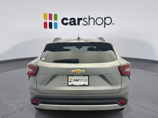 Sterling Gray Metallic 2024 Chevrolet Trax LT