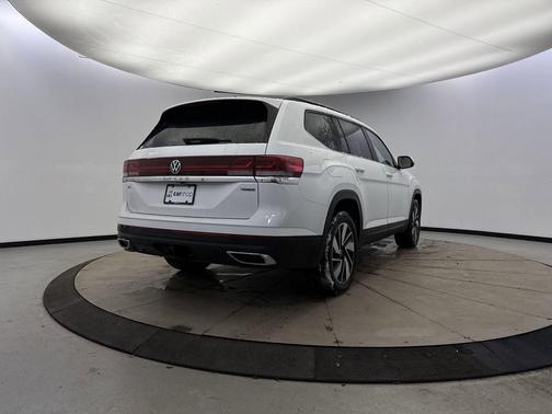 2024 Volkswagen Atlas 2.0T SE w/Technology 4MOTION