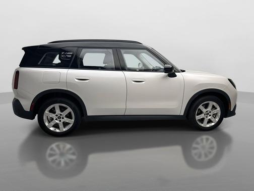 Nanuq White 2025 MINI Countryman Cooper S ALL4