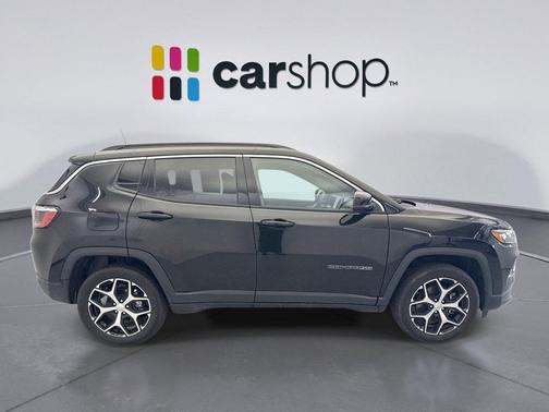 Diamond Black Crystal Pearlcoat 2024 Jeep Compass Limited