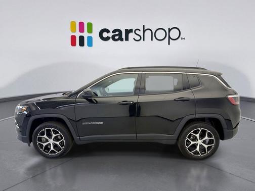 Diamond Black Crystal Pearlcoat 2024 Jeep Compass Limited