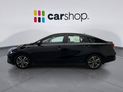 Aurora Black 2024 Kia Forte LXS