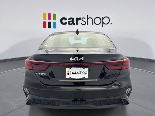 Aurora Black 2024 Kia Forte LXS