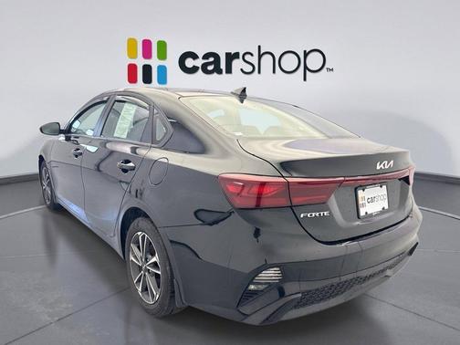 Aurora Black 2024 Kia Forte LXS