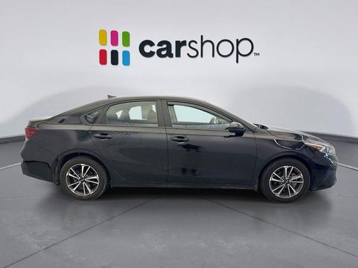 Aurora Black 2024 Kia Forte LXS