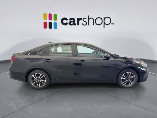 Aurora Black 2024 Kia Forte LXS