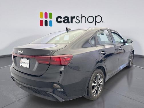 Aurora Black 2024 Kia Forte LXS