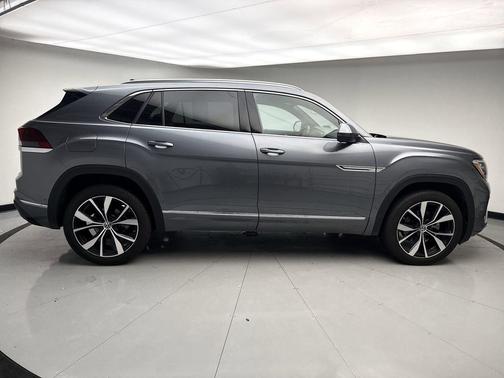 2024 Volkswagen Atlas Cross Sport 2.0T SEL Premium