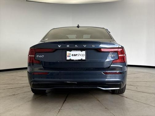 2024 Volvo S60 B5 Plus Dark Theme