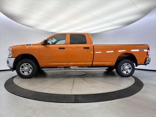2022 RAM 2500 Tradesman Crew Cab 4x4 8' Box