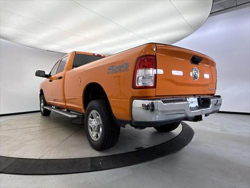 2022 RAM 2500 Tradesman Crew Cab 4x4 8' Box