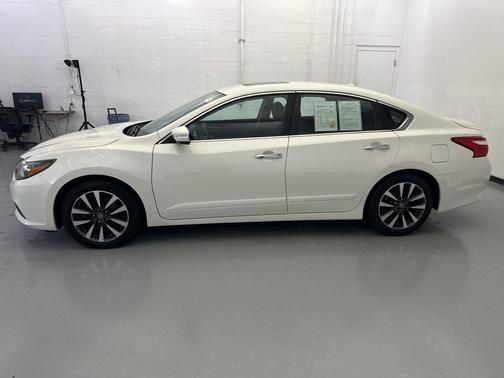 Pearl White 2016 Nissan Altima 2.5 SL