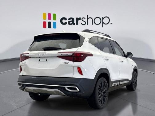 Snow White Pearl 2022 Kia Seltos Nightfall Edition