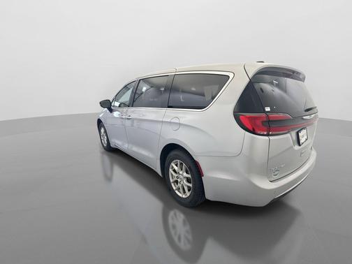 Silver Mist Clearcoat 2024 Chrysler Pacifica Touring L