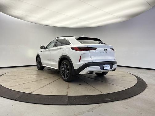 Radiant White 2025 INFINITI QX55 LUXE