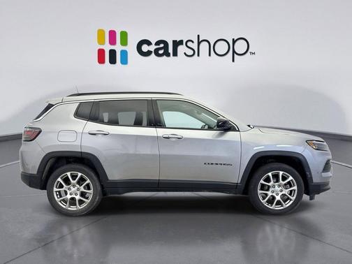 2022 Jeep Compass Latitude Lux