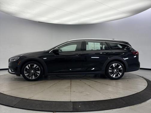 2019 Buick Regal TourX AWD Essence