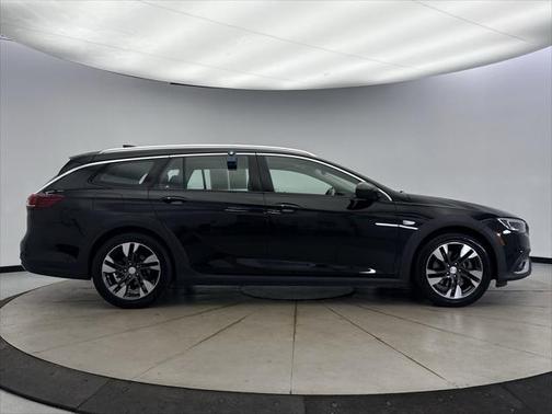 2019 Buick Regal TourX AWD Essence
