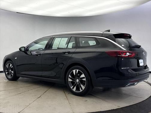 2019 Buick Regal TourX AWD Essence