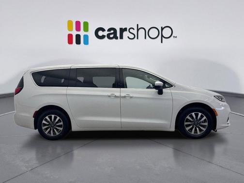 2023 Chrysler Pacifica Hybrid Touring L