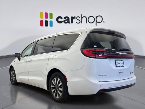 2023 Chrysler Pacifica Hybrid Touring L