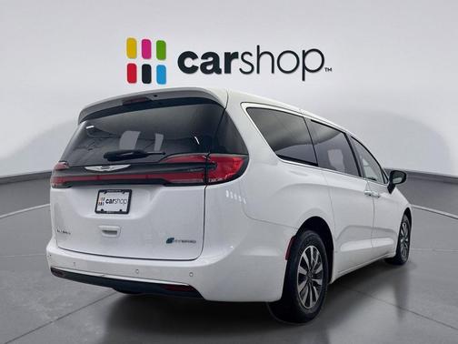 2023 Chrysler Pacifica Hybrid Touring L