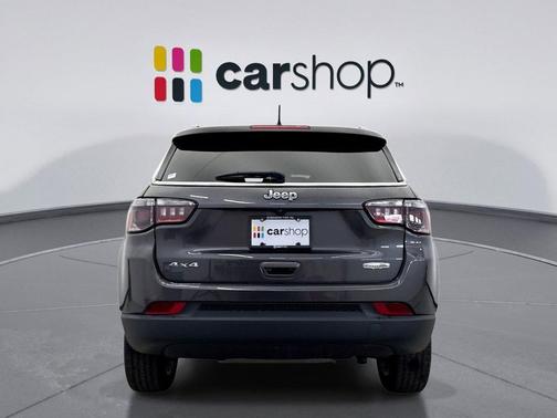 Granite Crystal Metallic Clearcoat 2022 Jeep Compass Latitude