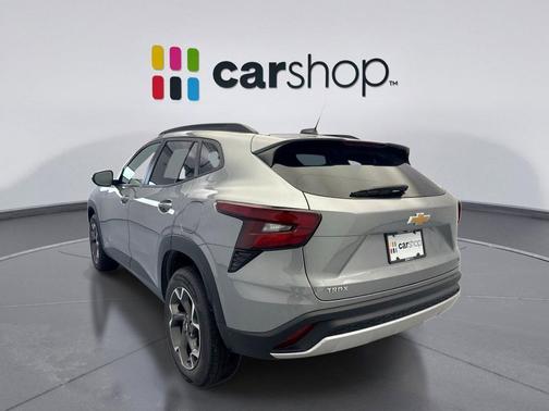 Sterling Gray Metallic 2024 Chevrolet Trax LT