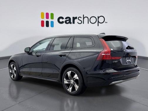 2025 Volvo V60 Cross Country Plus, B5 AWD Gas (mild hybrid)