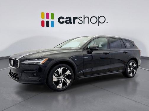2025 Volvo V60 Cross Country Plus, B5 AWD Gas (mild hybrid)