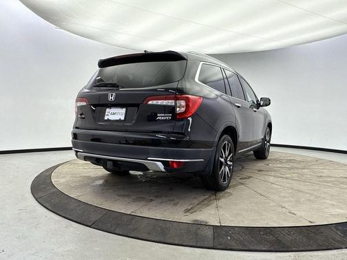 2019 Honda Pilot Touring 8-Passenger