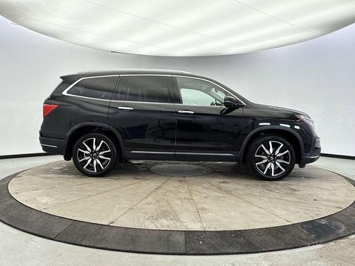 2019 Honda Pilot Touring 8-Passenger