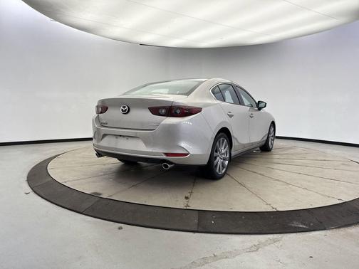 Platinum Quartz Metallic 2025 Mazda Mazda3 FWD w/Preferred Package