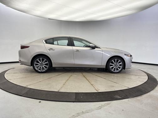 Platinum Quartz Metallic 2025 Mazda Mazda3 FWD w/Preferred Package