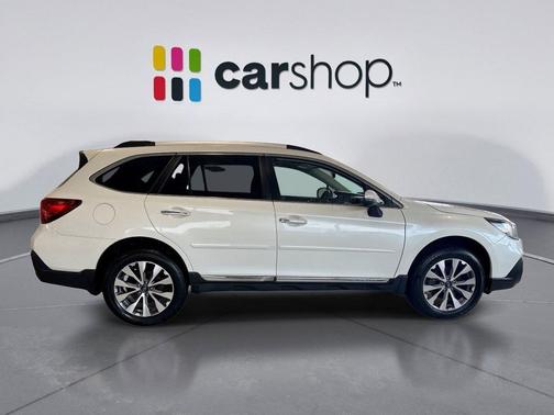 Crystal White Pearl 2019 Subaru Outback 3.6R Touring
