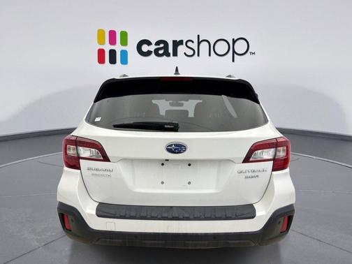 Crystal White Pearl 2019 Subaru Outback 3.6R Touring