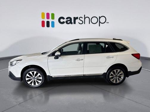 Crystal White Pearl 2019 Subaru Outback 3.6R Touring