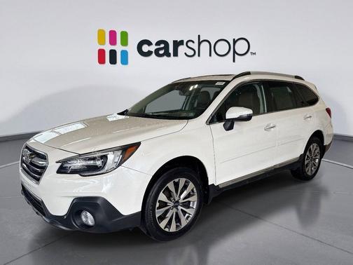Crystal White Pearl 2019 Subaru Outback 3.6R Touring