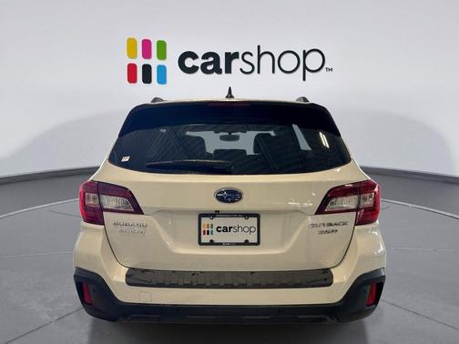 Crystal White Pearl 2019 Subaru Outback 3.6R Touring