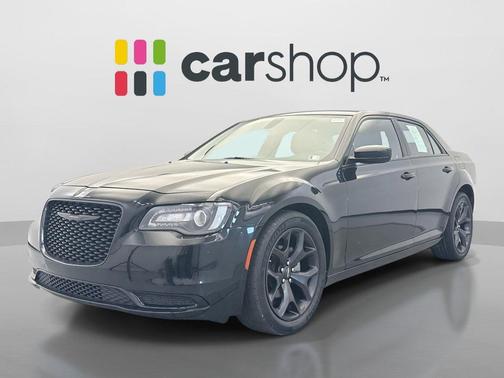 Gloss Black 2023 Chrysler 300 Touring