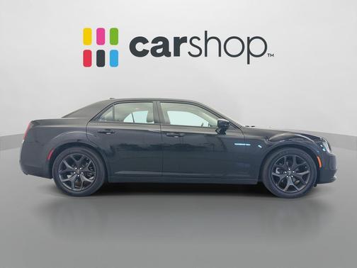 Gloss Black 2023 Chrysler 300 Touring