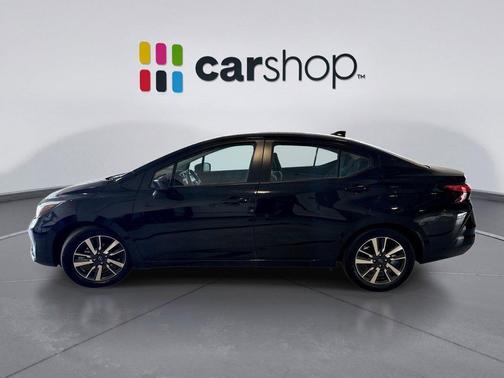 Super Black 2025 Nissan Versa 1.6 SV