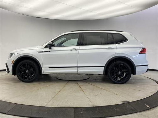 2022 Volkswagen Tiguan 2.0T SE R-Line Black 4MOTION