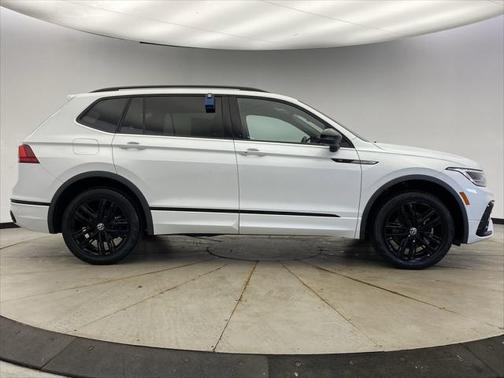 2022 Volkswagen Tiguan 2.0T SE R-Line Black 4MOTION