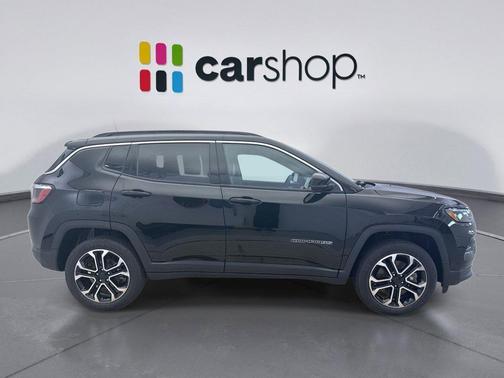 Diamond Black Crystal Pearlcoat 2024 Jeep Compass Limited