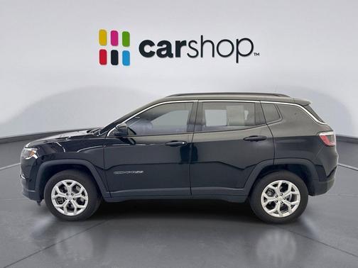 Diamond Black Crystal Pearlcoat 2024 Jeep Compass Latitude